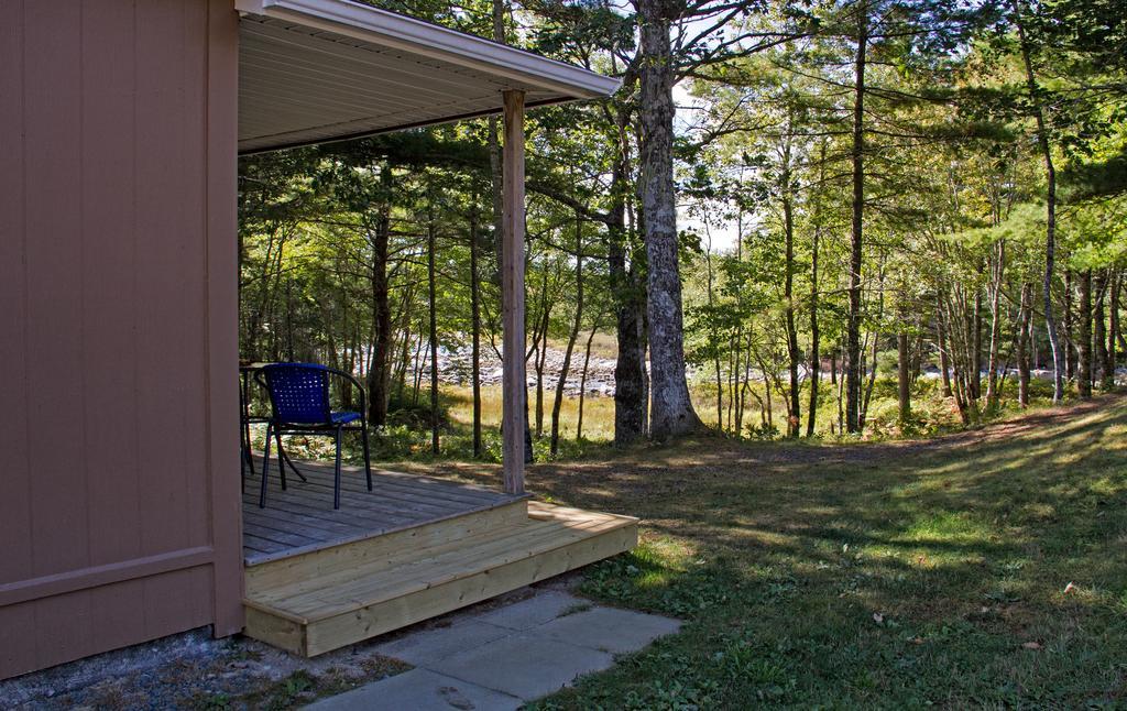 Roseway River Cottages Шелберн Экстерьер фото